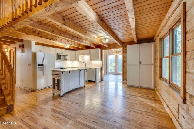 285 Allison Cove Trail, Piney Flats, TN 37686
