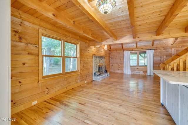 285 Allison Cove Trail, Piney Flats, TN 37686