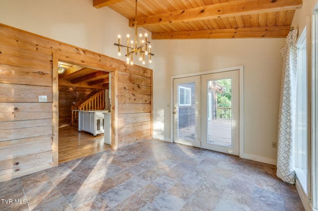 285 Allison Cove Trail, Piney Flats, TN 37686