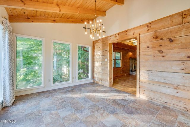 285 Allison Cove Trail, Piney Flats, TN 37686