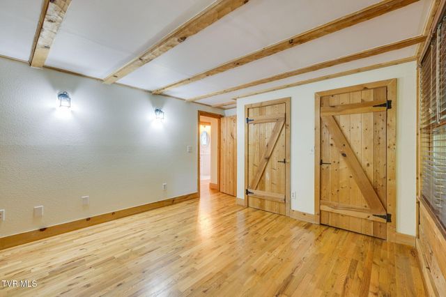 285 Allison Cove Trail, Piney Flats, TN 37686