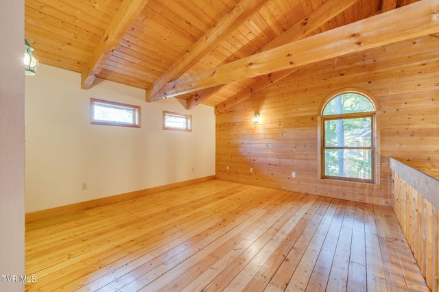 285 Allison Cove Trail, Piney Flats, TN 37686