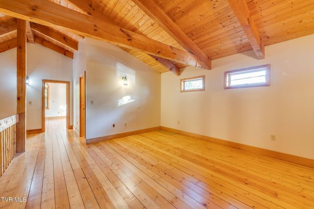 285 Allison Cove Trail, Piney Flats, TN 37686