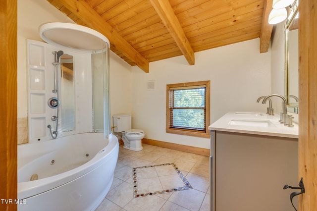 285 Allison Cove Trail, Piney Flats, TN 37686