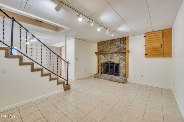 285 Allison Cove Trail, Piney Flats, TN 37686