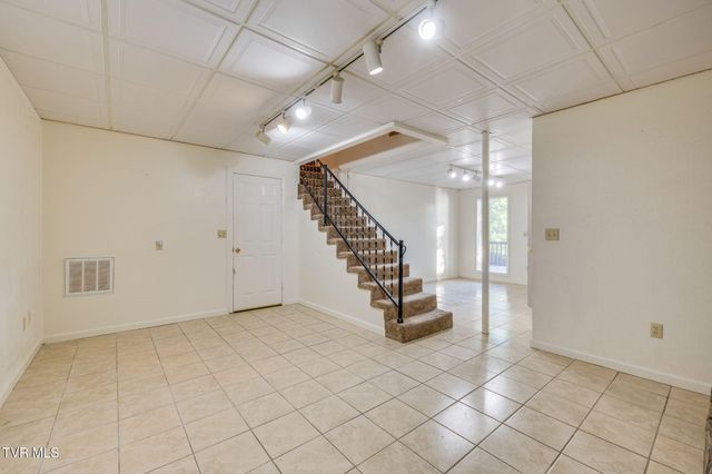 285 Allison Cove Trail, Piney Flats, TN 37686