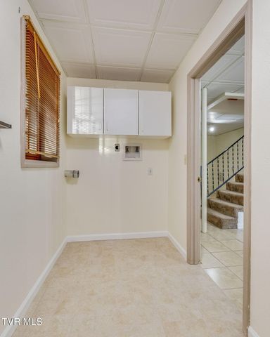 285 Allison Cove Trail, Piney Flats, TN 37686