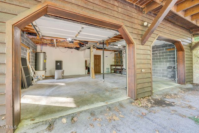 285 Allison Cove Trail, Piney Flats, TN 37686
