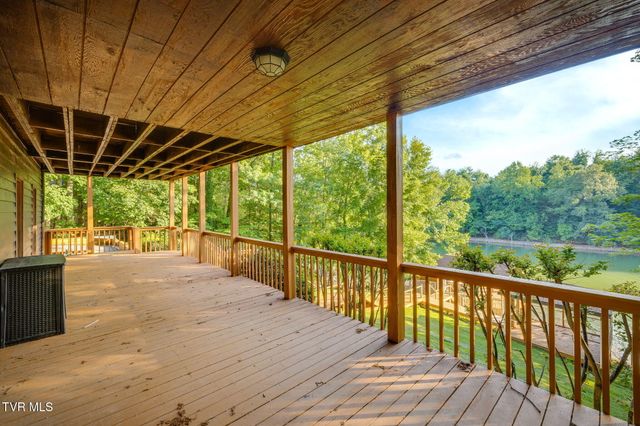285 Allison Cove Trail, Piney Flats, TN 37686