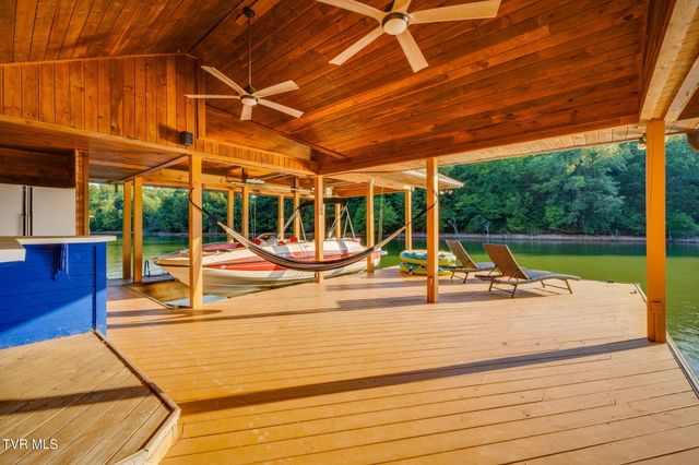 285 Allison Cove Trail, Piney Flats, TN 37686