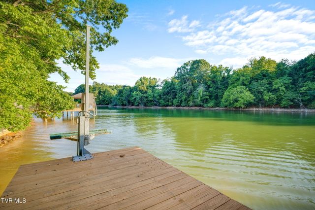 285 Allison Cove Trail, Piney Flats, TN 37686