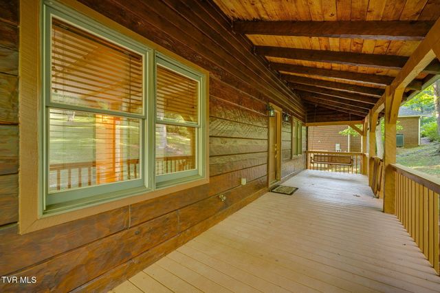 285 Allison Cove Trail, Piney Flats, TN 37686