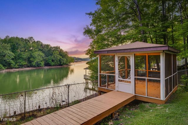 285 Allison Cove Trail, Piney Flats, TN 37686