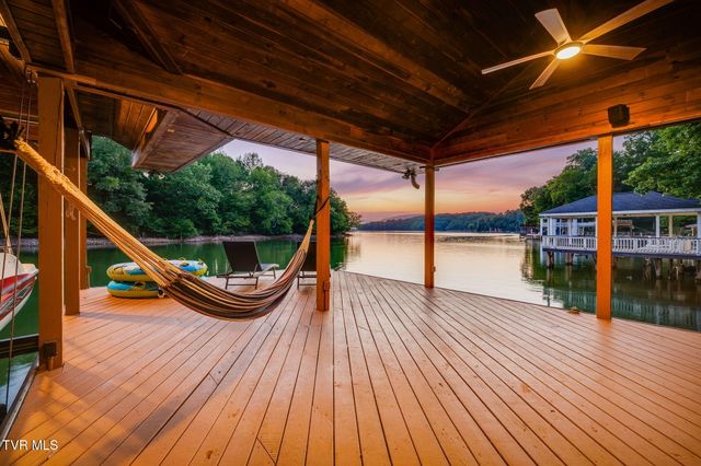 285 Allison Cove Trail, Piney Flats, TN 37686