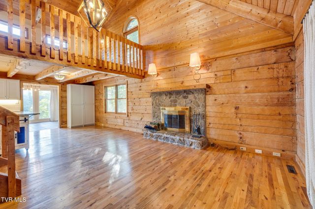 285 Allison Cove Trail, Piney Flats, TN 37686