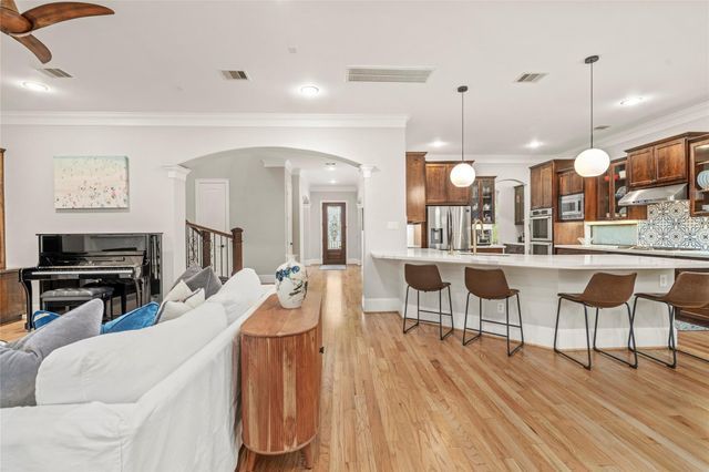 4440 Betty Street, Bellaire, TX 77401