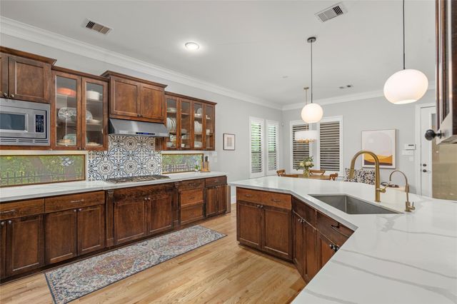 4440 Betty Street, Bellaire, TX 77401