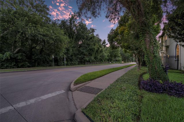 4440 Betty Street, Bellaire, TX 77401
