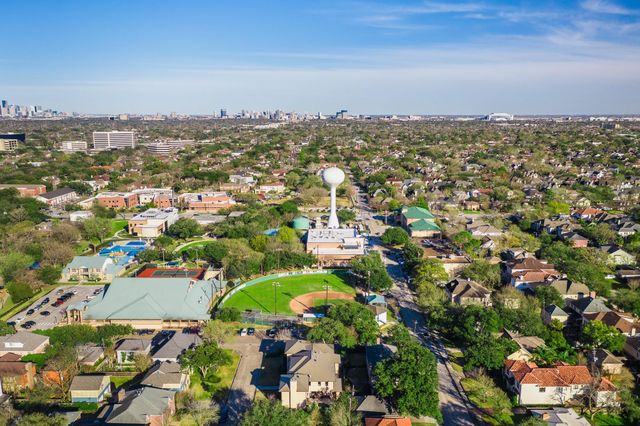4440 Betty Street, Bellaire, TX 77401