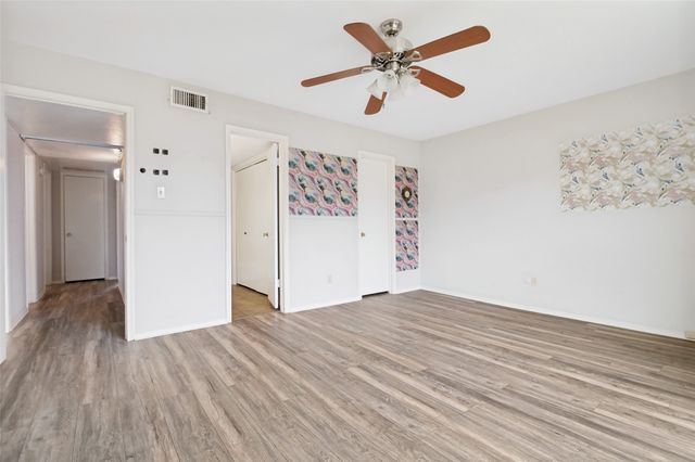 4104 Ridglea Country Club Drive, Fort Worth, TX 76126