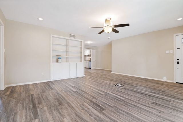 4104 Ridglea Country Club Drive, Fort Worth, TX 76126