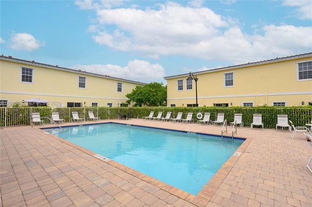 1106 NW 40th Ter, Lauderhill, FL 33313