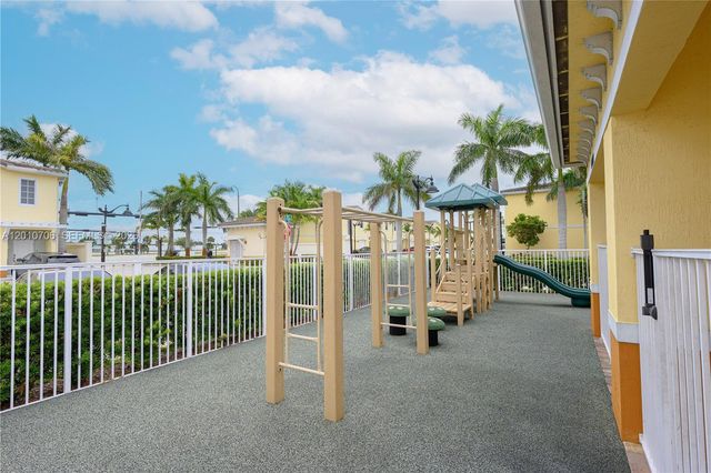 1106 NW 40th Ter, Lauderhill, FL 33313