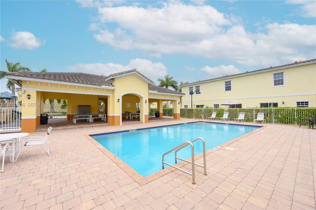 1106 NW 40th Ter, Lauderhill, FL 33313