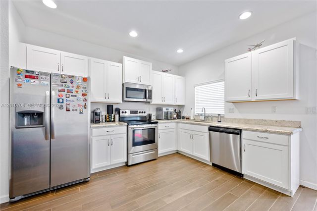 1106 NW 40th Ter, Lauderhill, FL 33313