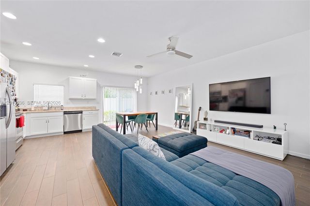 1106 NW 40th Ter, Lauderhill, FL 33313
