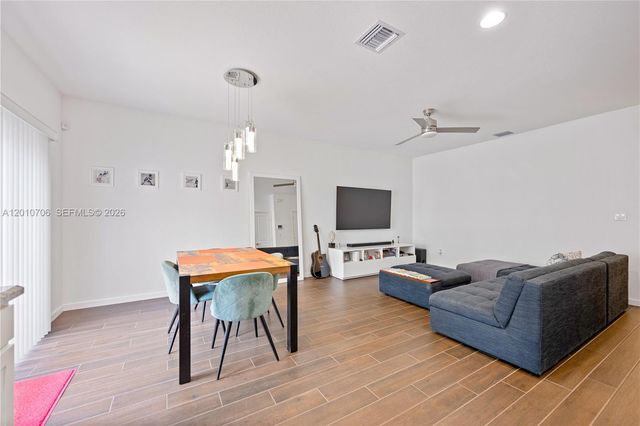 1106 NW 40th Ter, Lauderhill, FL 33313
