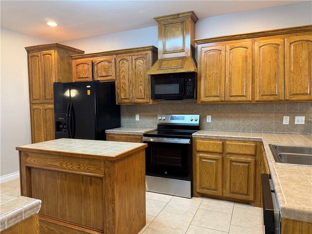 2517 Scabbard Dr, Corpus Christi, TX 78414