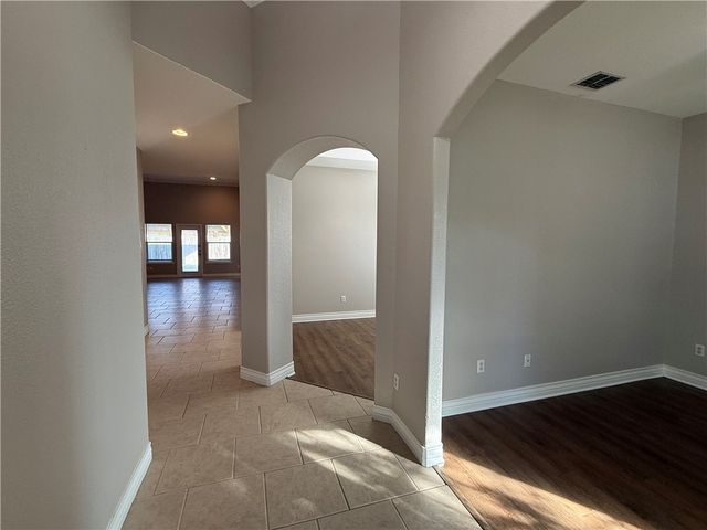 2517 Scabbard Dr, Corpus Christi, TX 78414