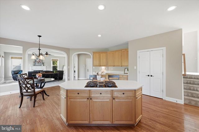 301 SHILOH PL SE, Leesburg, VA 20175