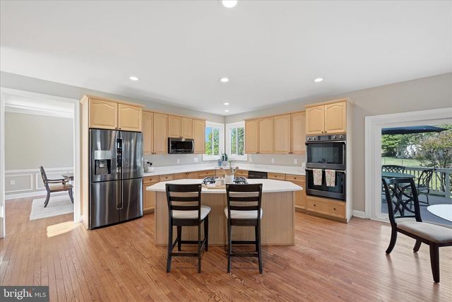 301 SHILOH PL SE, Leesburg, VA 20175