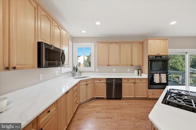 301 SHILOH PL SE, Leesburg, VA 20175