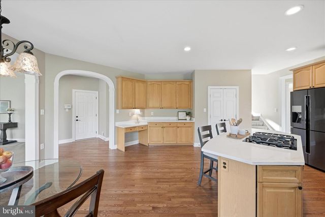 301 SHILOH PL SE, Leesburg, VA 20175