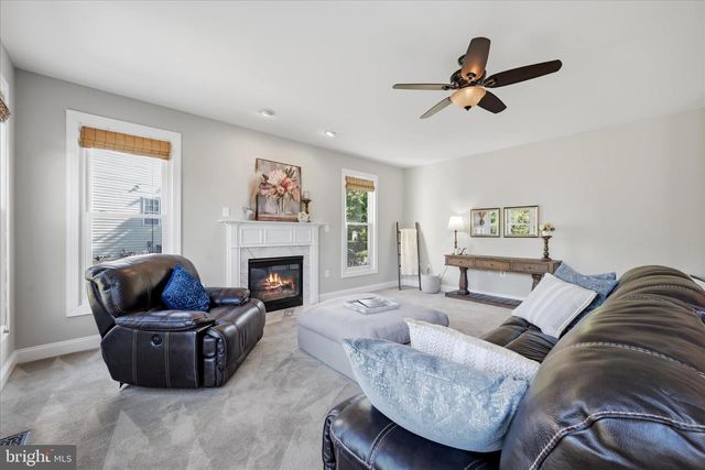 301 SHILOH PL SE, Leesburg, VA 20175