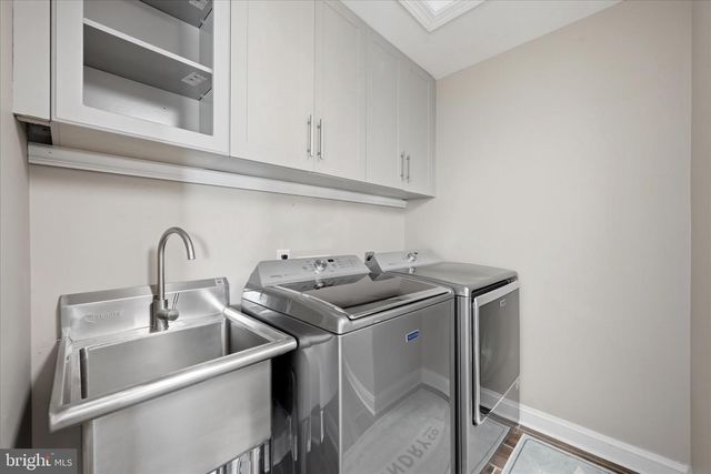 301 SHILOH PL SE, Leesburg, VA 20175