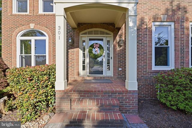 301 SHILOH PL SE, Leesburg, VA 20175