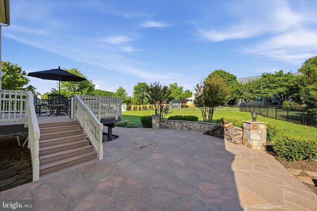 301 SHILOH PL SE, Leesburg, VA 20175