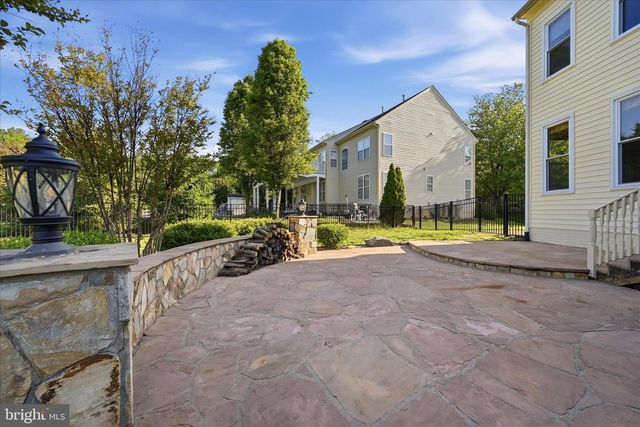301 SHILOH PL SE, Leesburg, VA 20175