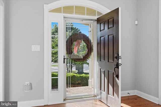 301 SHILOH PL SE, Leesburg, VA 20175