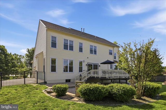 301 SHILOH PL SE, Leesburg, VA 20175