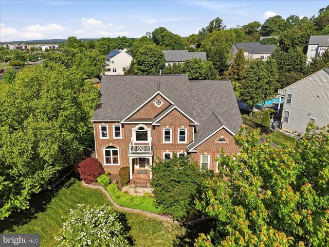 301 SHILOH PL SE, Leesburg, VA 20175