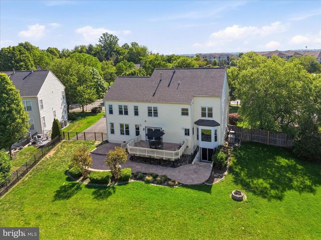 301 SHILOH PL SE, Leesburg, VA 20175