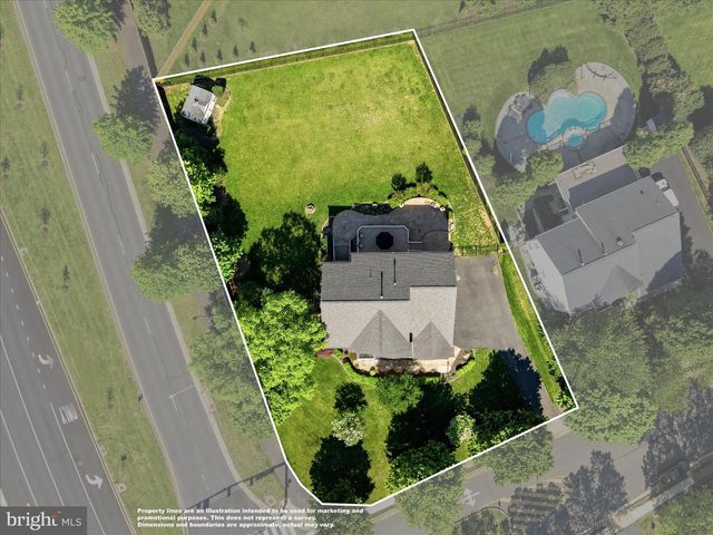 301 SHILOH PL SE, Leesburg, VA 20175