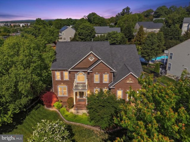 301 SHILOH PL SE, Leesburg, VA 20175