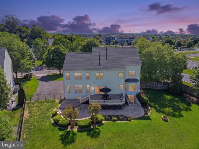 301 SHILOH PL SE, Leesburg, VA 20175