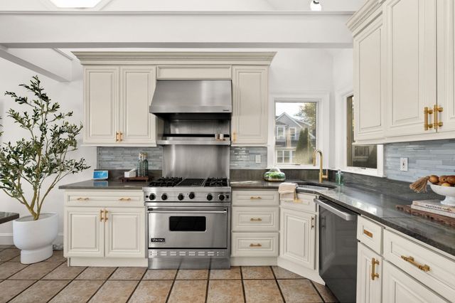 24 Orchard St., Quincy, MA 02171